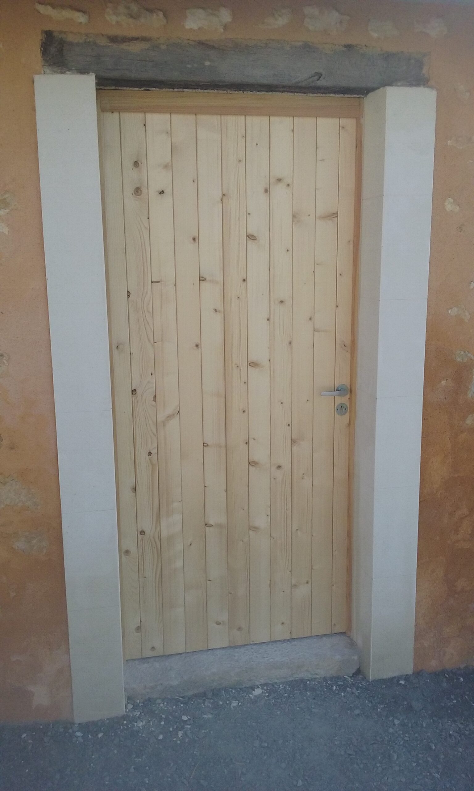 Porte de service en bois