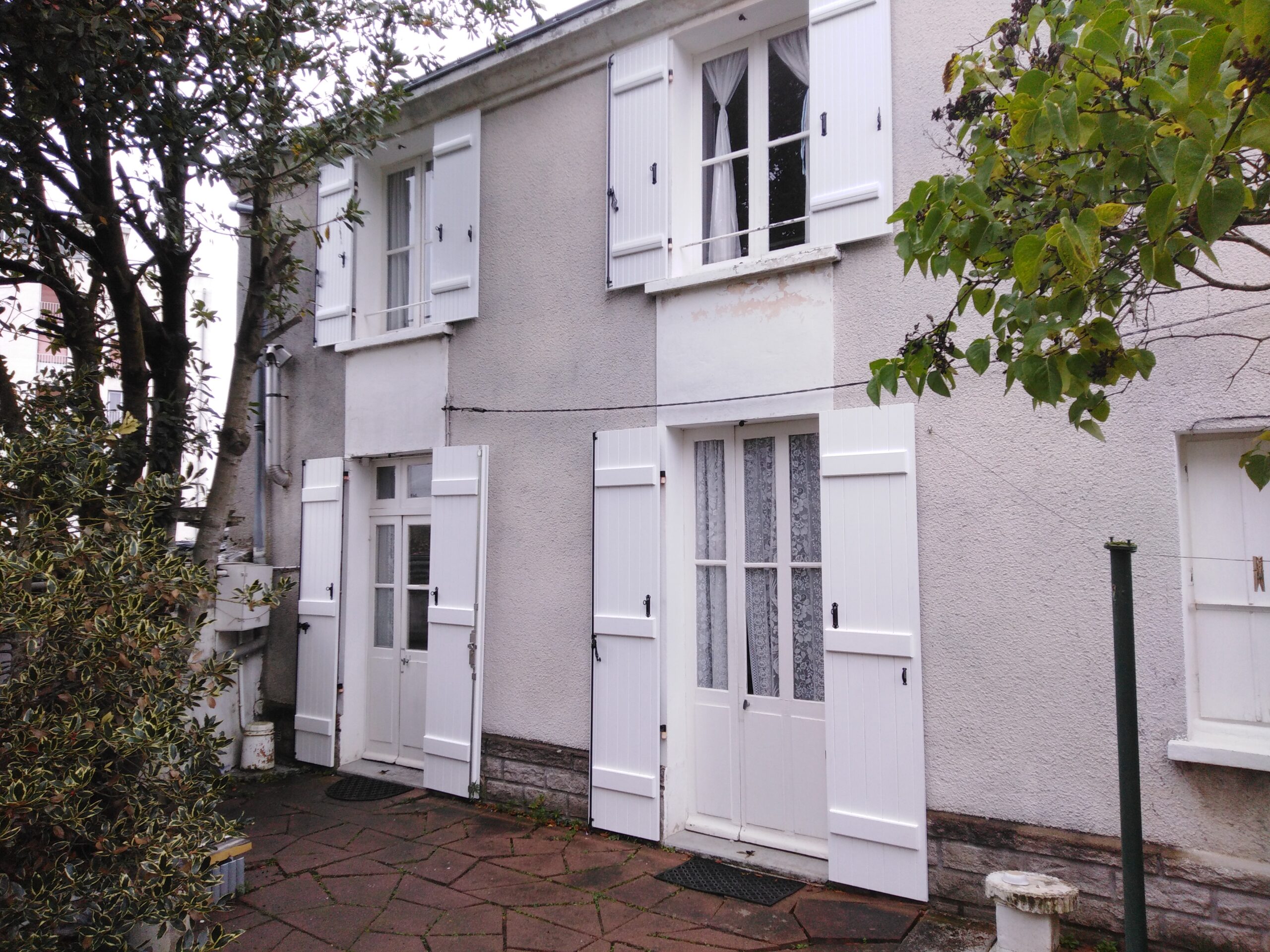 Volets bois peints angers